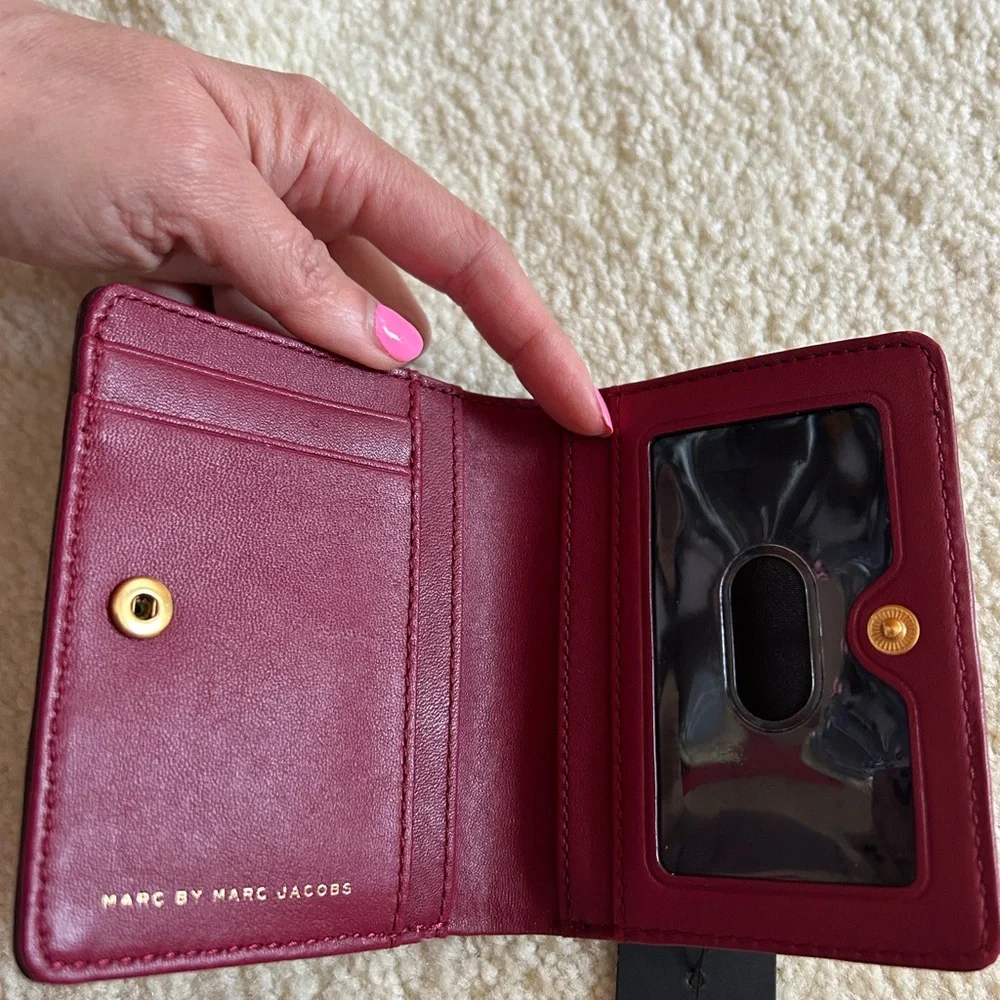 Marc By Marc Jacobs Burgundy Leather Wallet with Yellow Bird Patch - Picture 4 of 5